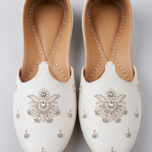 Men Off-White Silk Heavy Katdana, Bead & Dori Embroidered Groom Jutti0